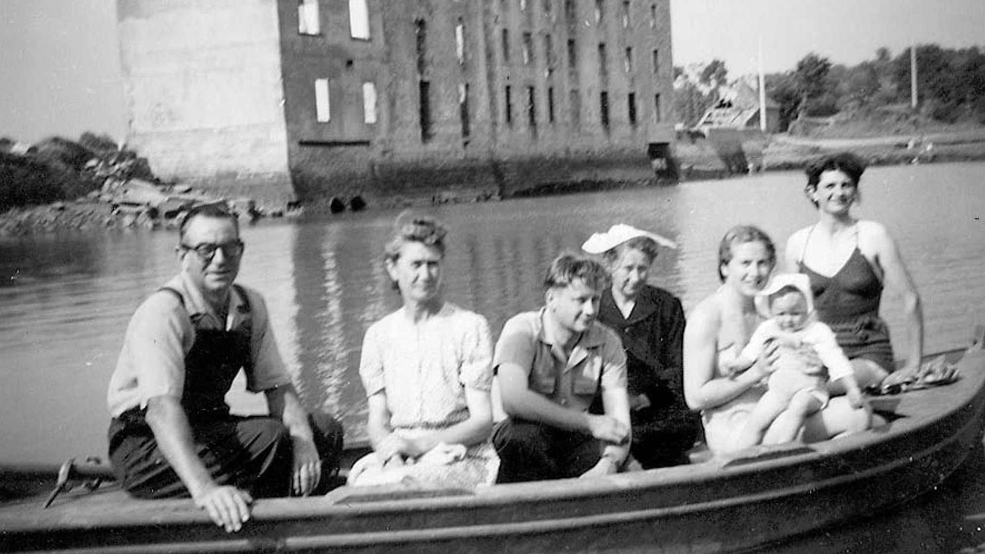 1955 - Sortie en barque sur l'étang du Plessis à Lanester